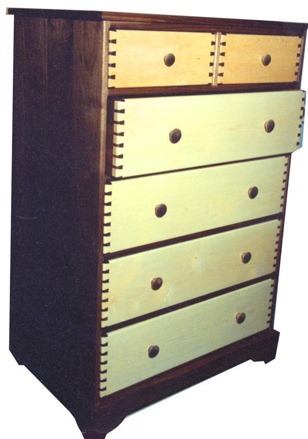 dr-1-maple-walnut-6dwr-dresser-ko.JPG (65734 bytes)