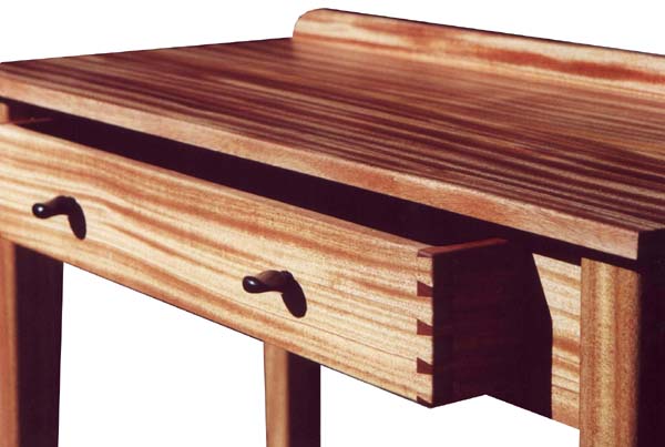wd-3-1-drawer-writing-desk-closeup.JPG (37228 bytes)